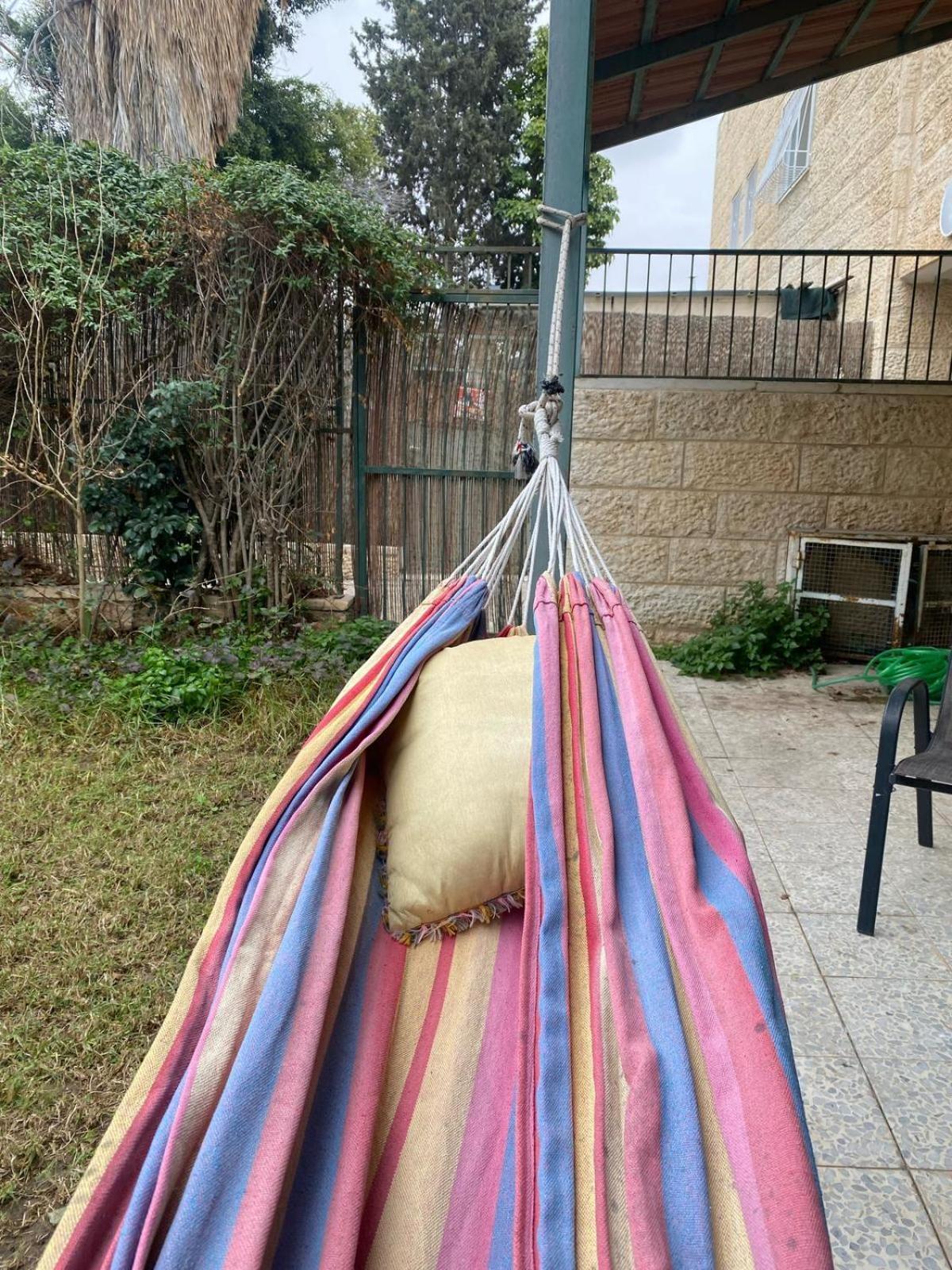דירת גן מרווחת במיקום מעולה עם נטפליקס חינמי Apartment Ma'ale Adumim Exterior photo