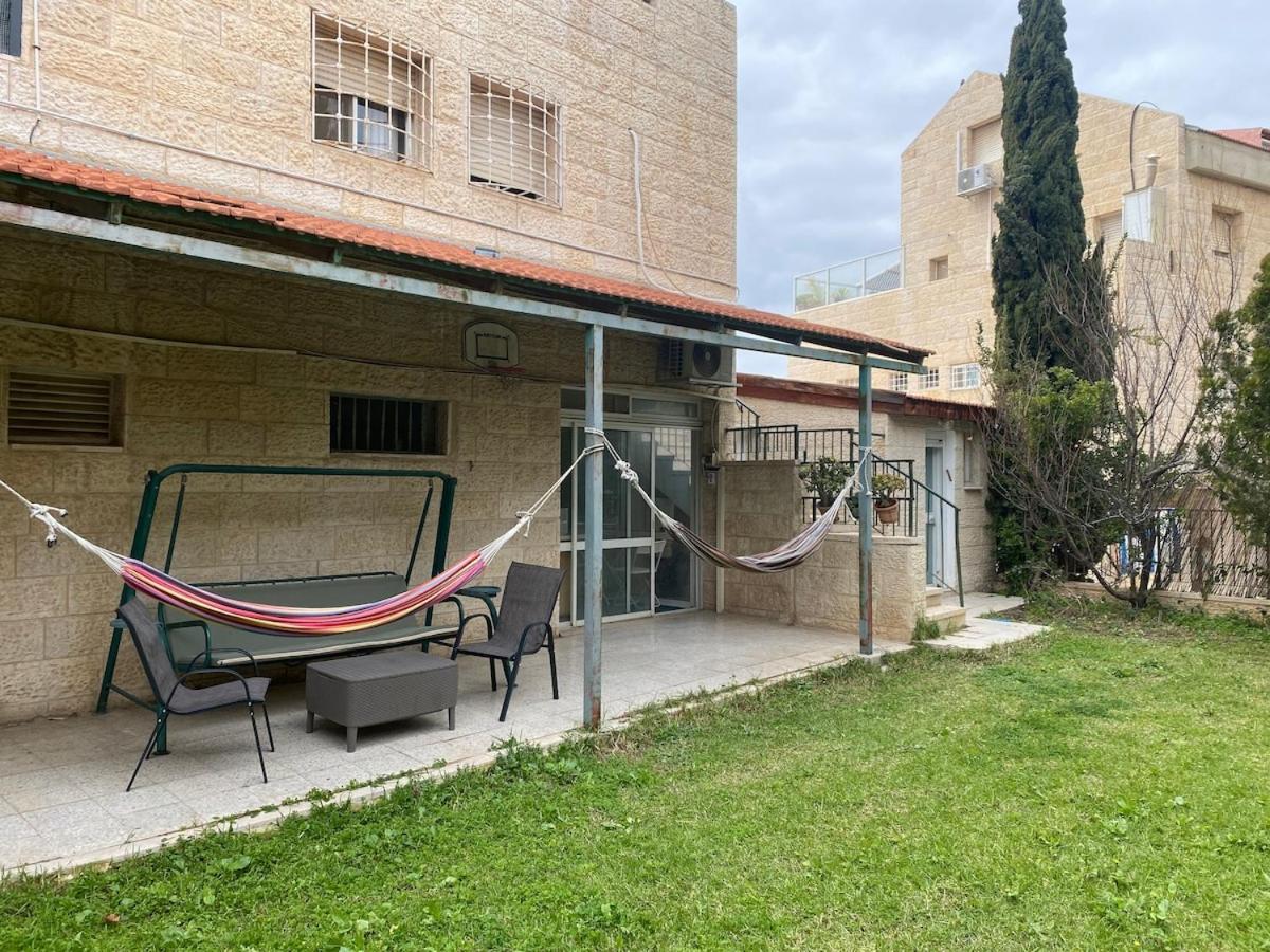 דירת גן מרווחת במיקום מעולה עם נטפליקס חינמי Apartment Ma'ale Adumim Exterior photo