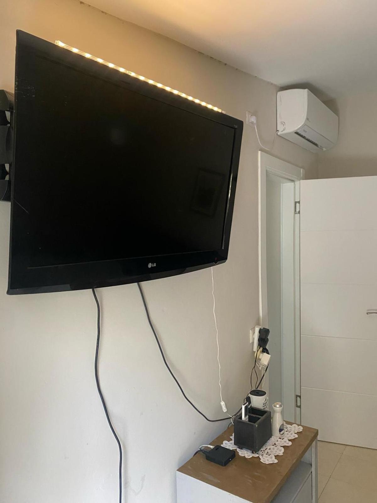 דירת גן מרווחת במיקום מעולה עם נטפליקס חינמי Apartment Ma'ale Adumim Exterior photo