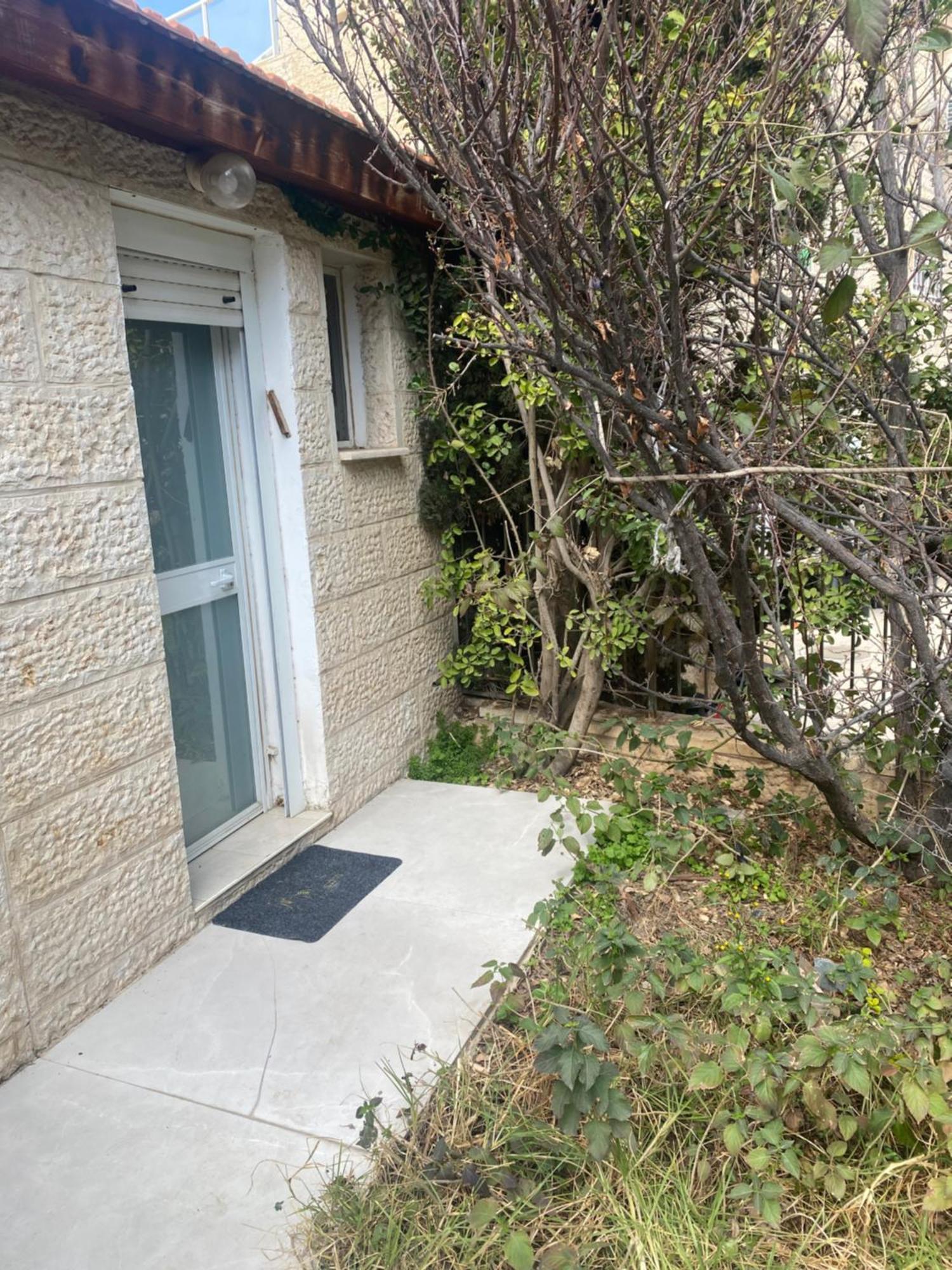 דירת גן מרווחת במיקום מעולה עם נטפליקס חינמי Apartment Ma'ale Adumim Exterior photo